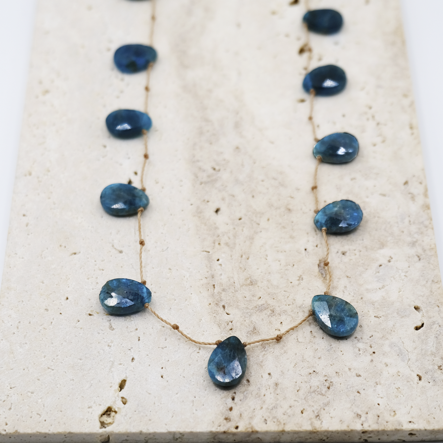 Collana Gocce Medie Apatite