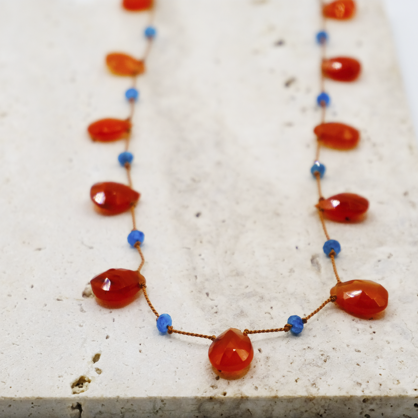 Collana Corniola e Apatite